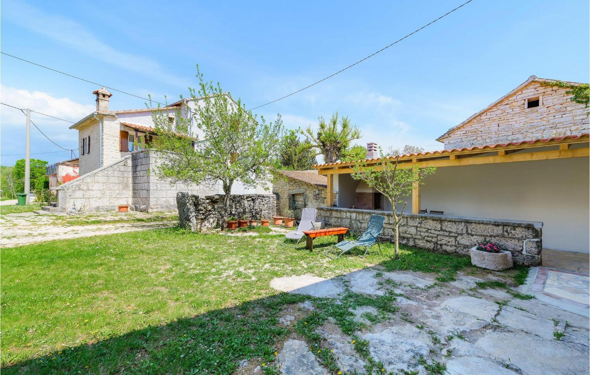 Cozy Home In Pazin With House A Panoramic View Екстериор снимка